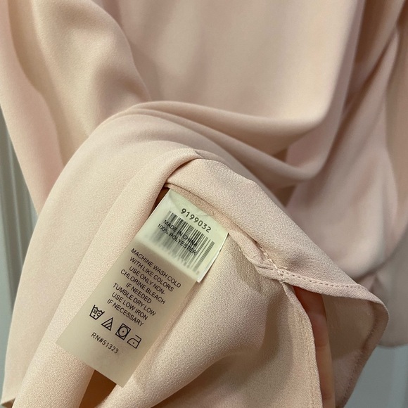 Vince Camuto High Low Sleeveless V neck Top - M - Picture 6 of 6